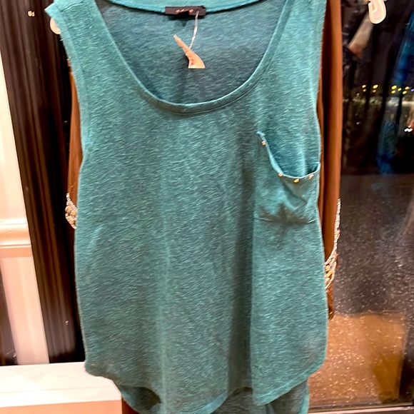 Tops - NWT TOP